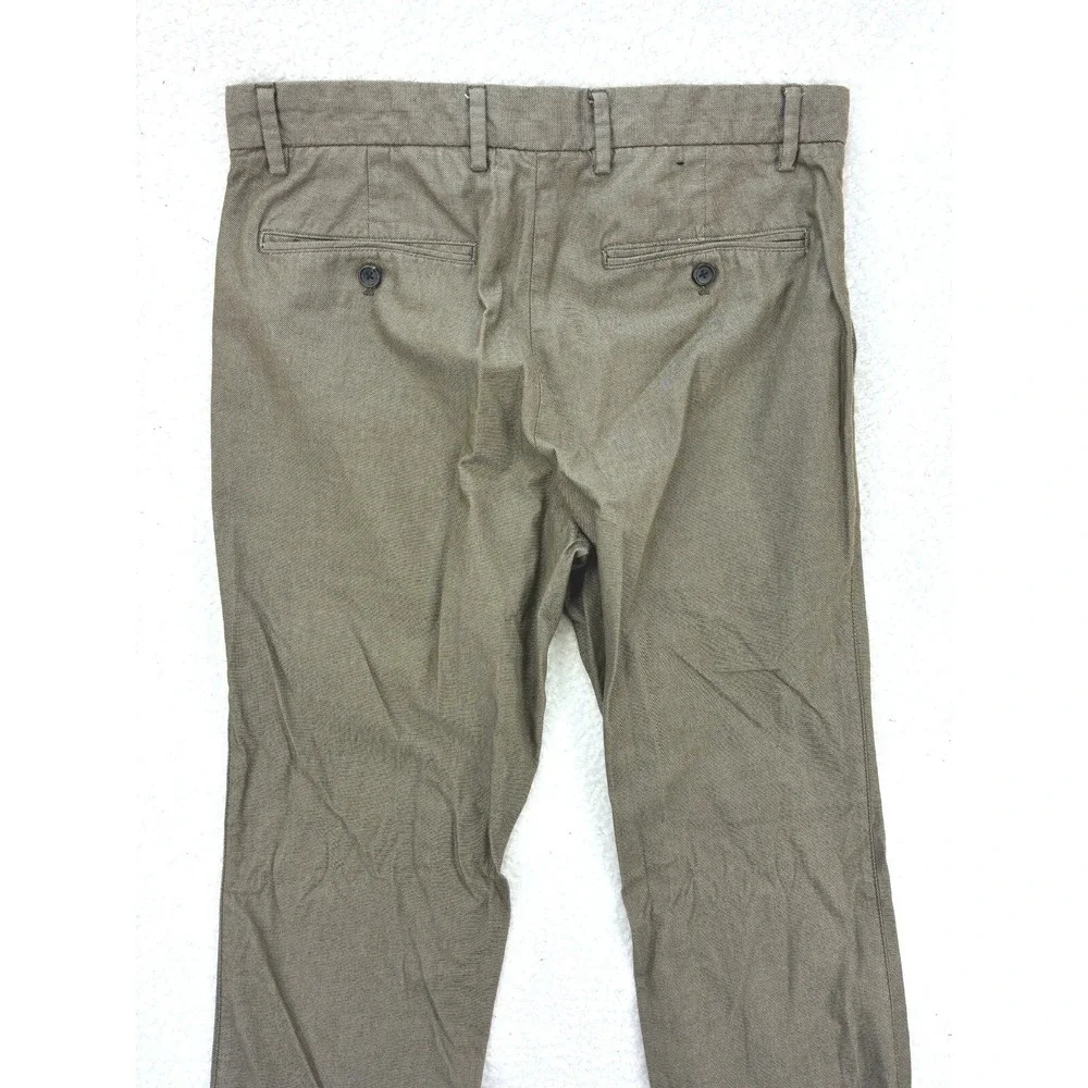 Banana Republic no visible